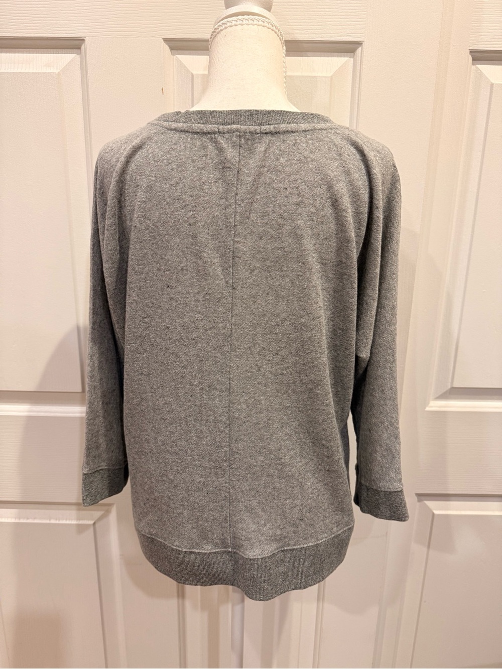 Democracy Paisley Appliqué Sweatshirt Top Large Gray - Picture 8 of 9